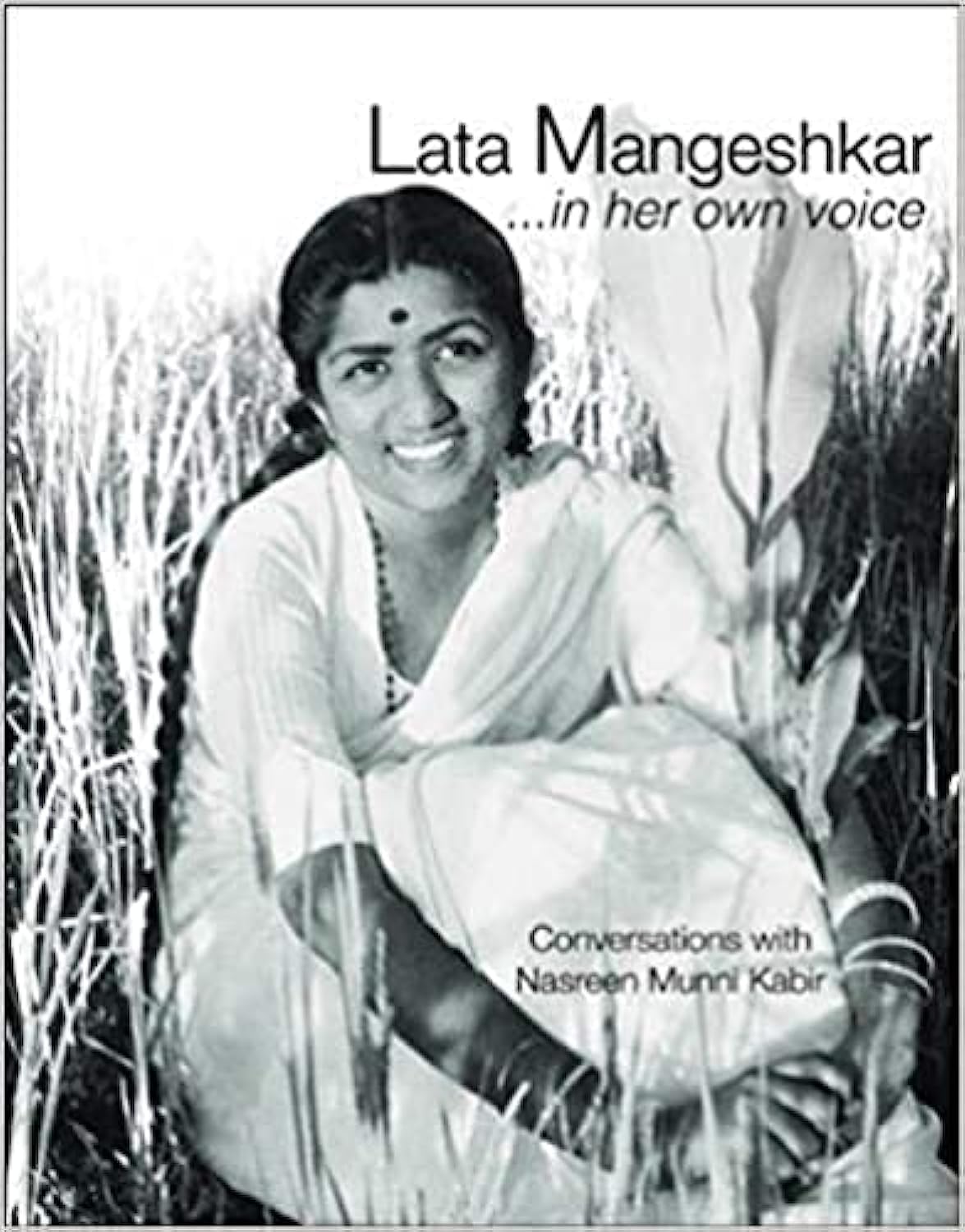 Lata Mangeshkar In Her Own Voice (Paperback)